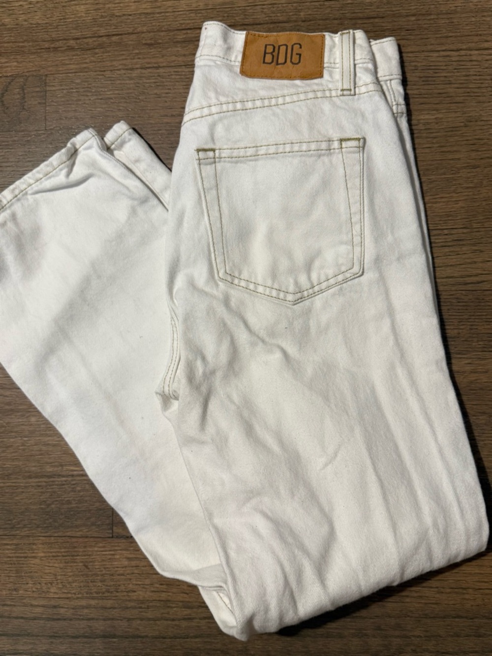 BDG Women's Cowboy Baggy Jean in White Denim: Size 26 Waist